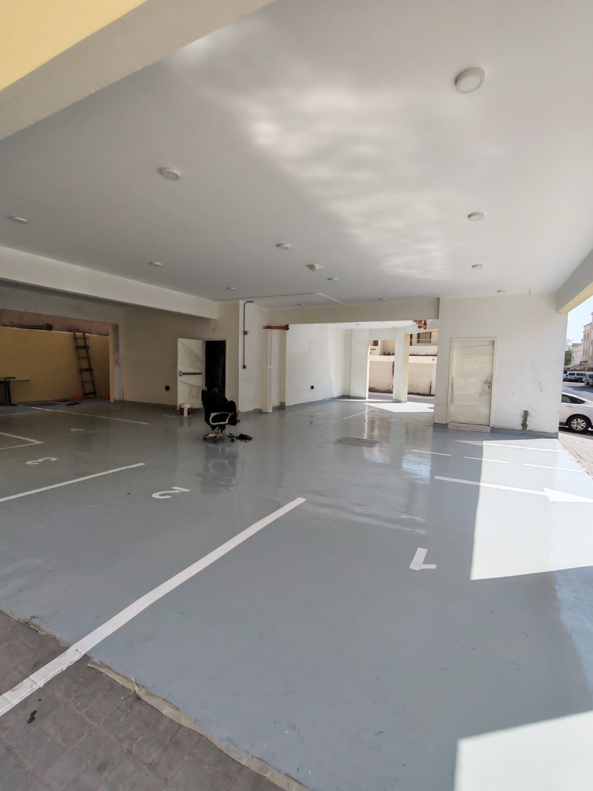 MODERN 3 BEDROOM APARTMENT - Bathroom